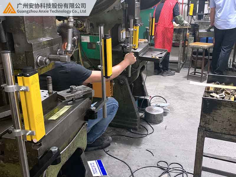 冲压机械安全光栅选型与安装指南