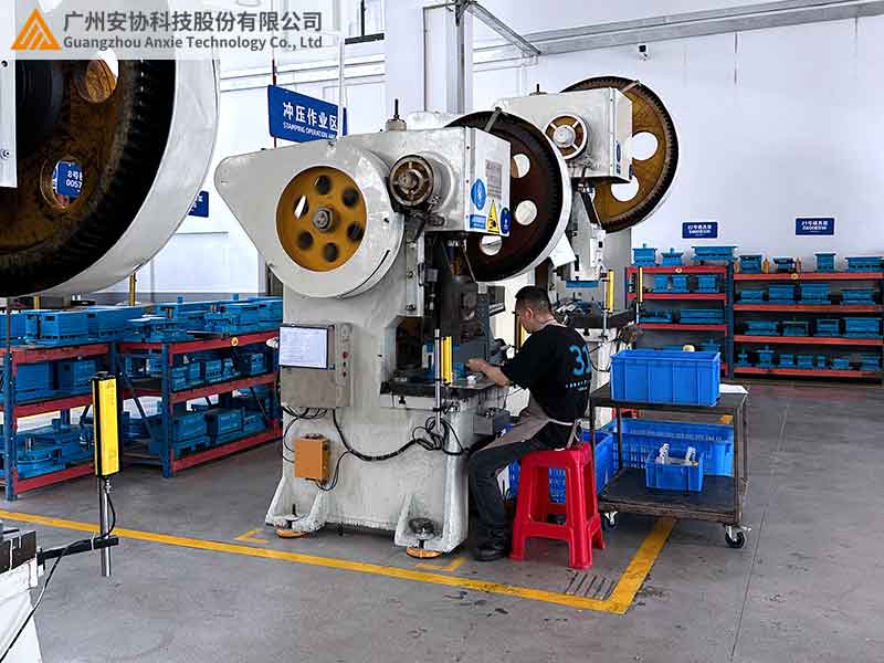 冲床注塑机专用安全光栅解决方案