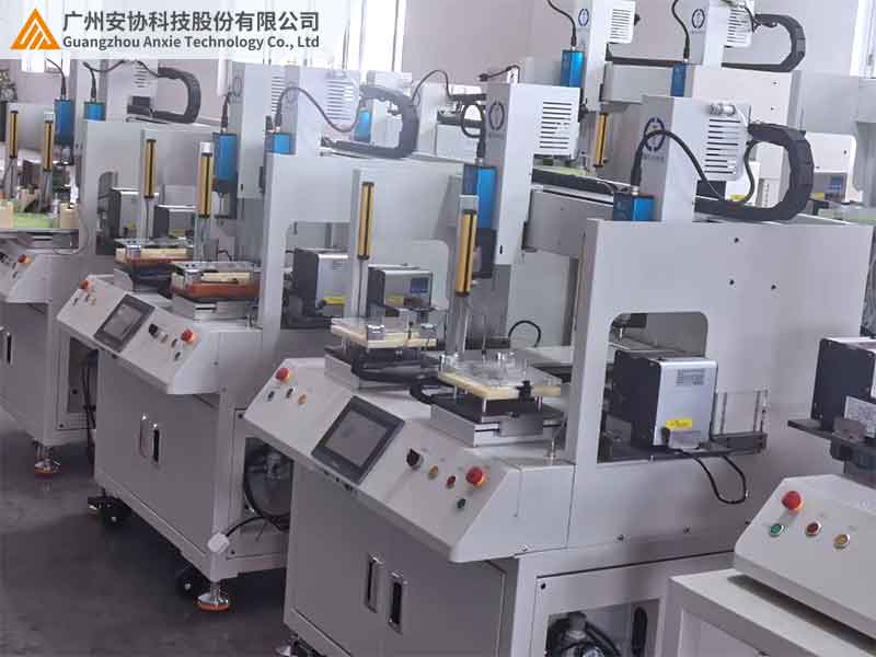 安全光栅在点胶机中的防护应用