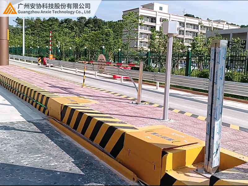 高速ETC红外光栅车辆分离器案例.jpg