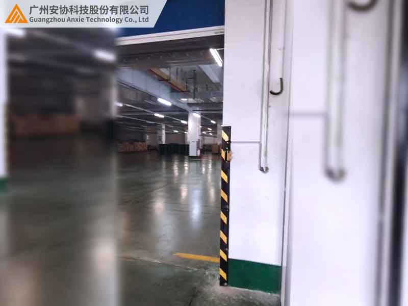 工厂电动门安全光栅控制应用案例.jpg